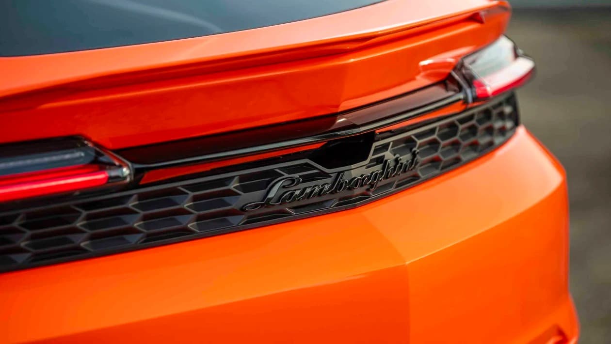 Lamborghini Urus SE: Το πιο «άγριο» οικογενειακό SUV έγινε PHEV