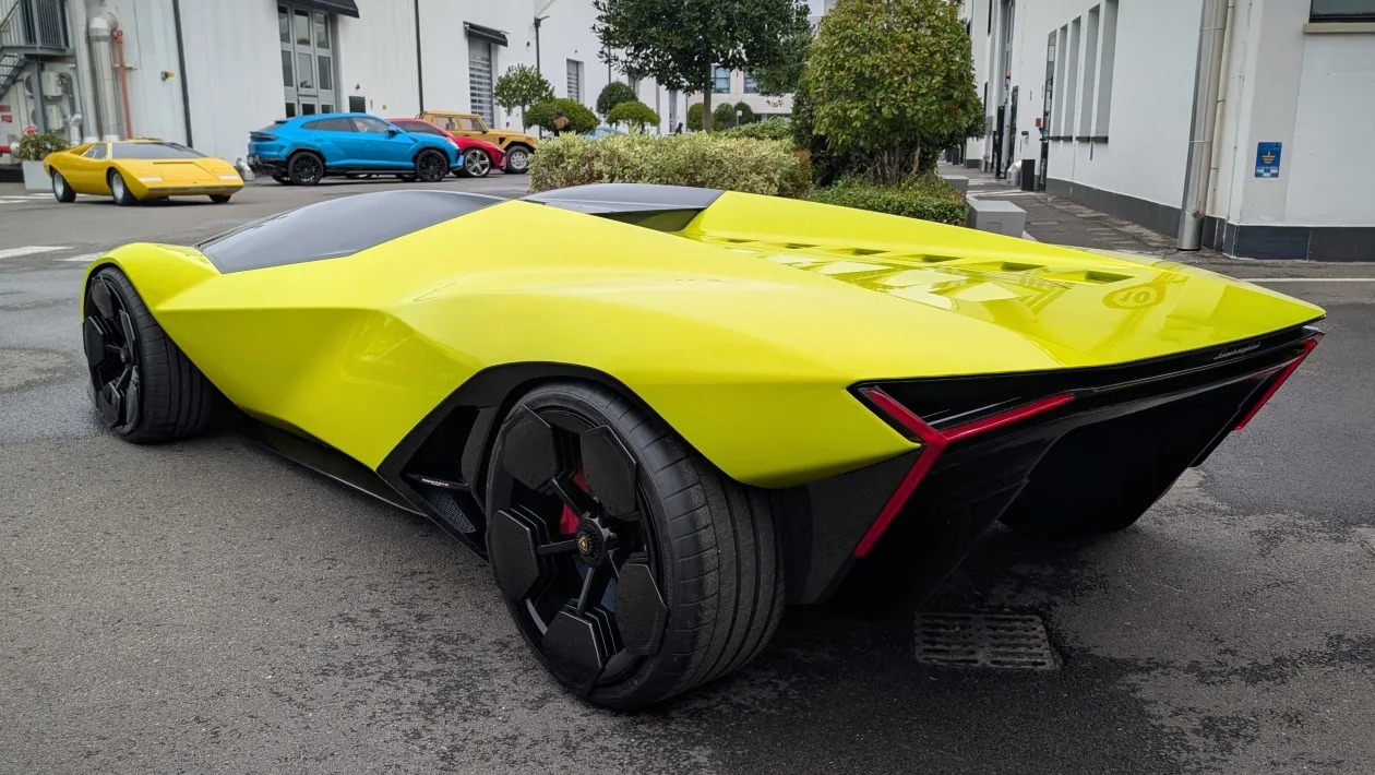 Lamborghini Manifesto - Φουτουριστικός «πύραυλος» που ξαναγράφει τους κανόνες των Supercar!