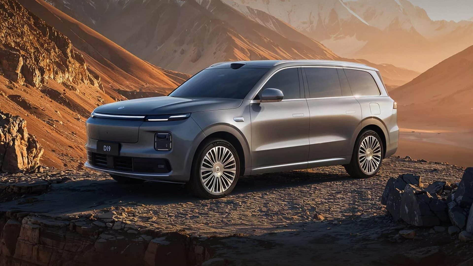 Leapmotor D19: Η νέα πολυτελής-ναυαρχίδα της Stellantis