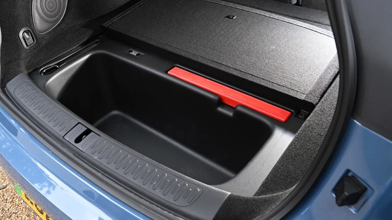 MG IM6 - Το κινεζικό ηλεκτρικό SUV που ανάβει τα φώτα στην Tesla