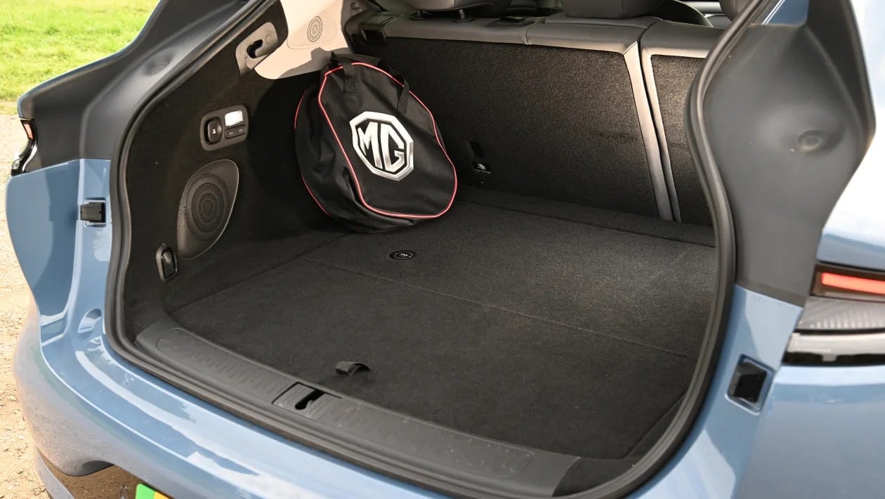 esla Model Y vs MG IM6 : Ποιο ηλεκτρικό SUV κερδίζει;