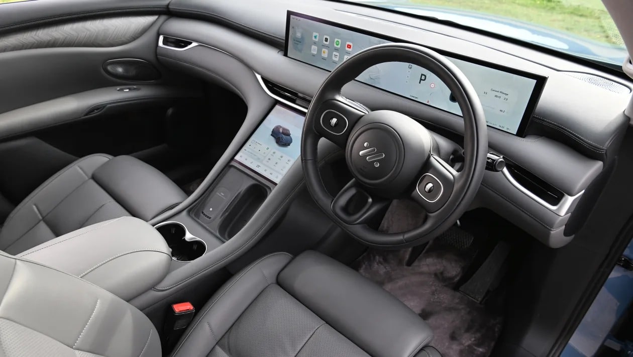 esla Model Y vs MG IM6 : Ποιο ηλεκτρικό SUV κερδίζει;