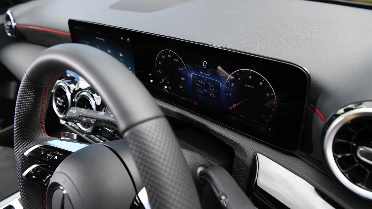 Mercedes-Benz A-Class (2025): Το premium μικρομεσαίο που ορίζει ξανά την κατηγορία