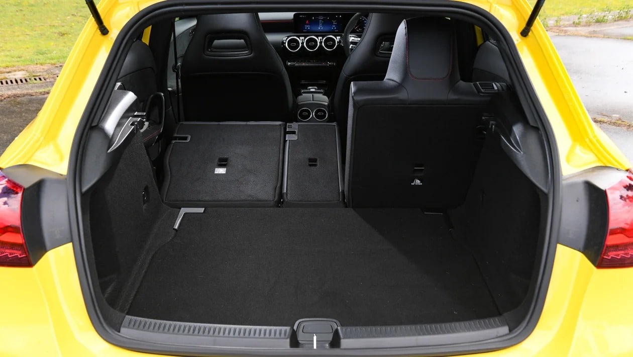 Mercedes-Benz A-Class (2025): Το premium μικρομεσαίο που ορίζει ξανά την κατηγορία