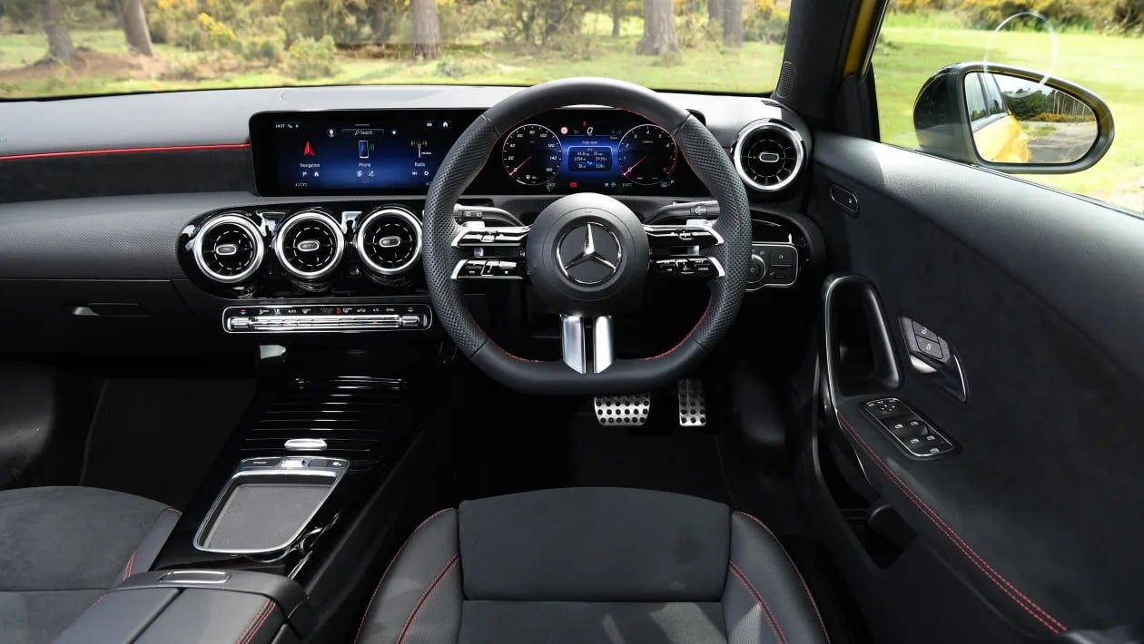 Mercedes-Benz A-Class (2025): Το premium μικρομεσαίο που ορίζει ξανά την κατηγορία