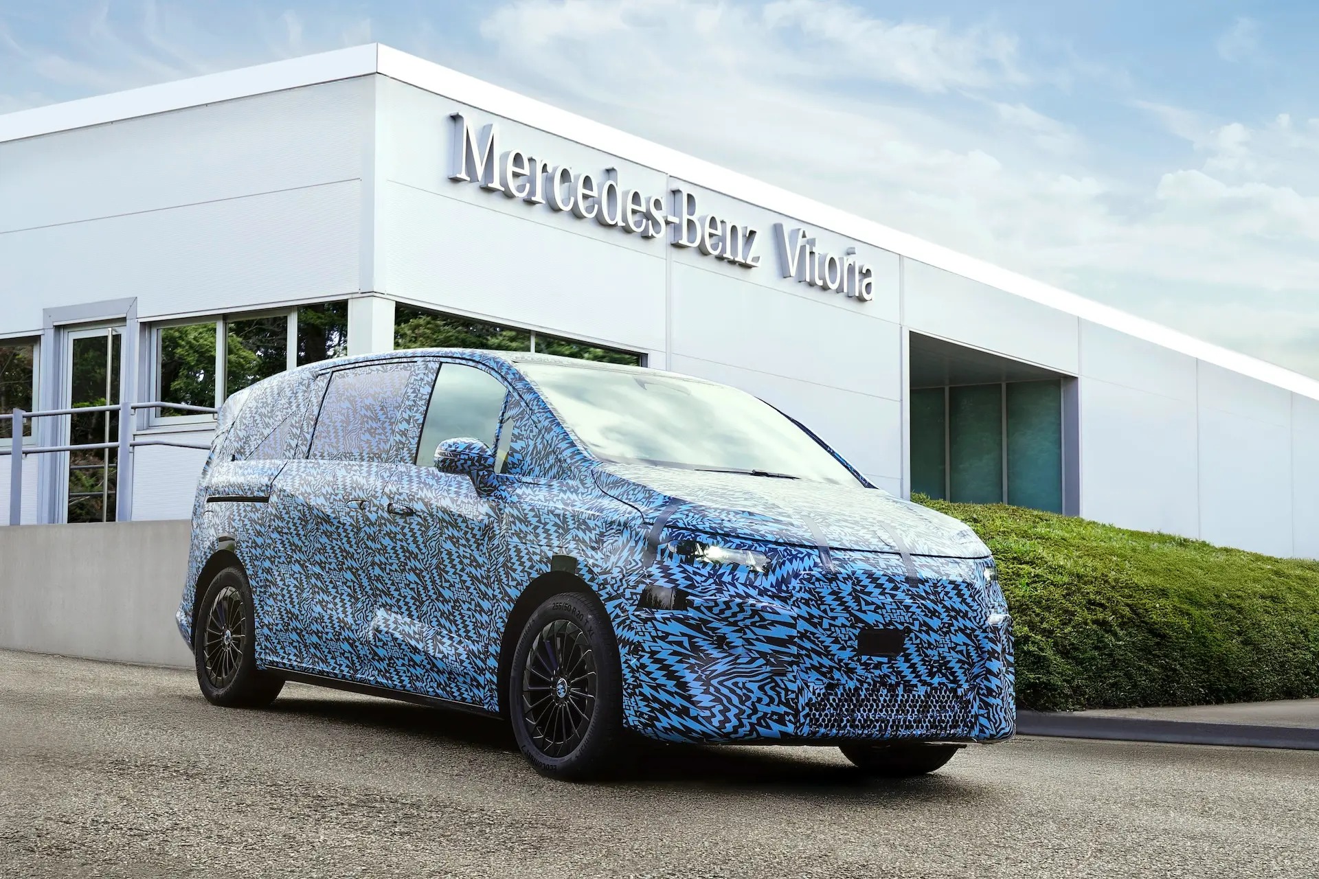 Mercedes-Benz VLE: Το νέο ηλεκτρικό βαν μπαίνει σε παραγωγή στην Ισπανία