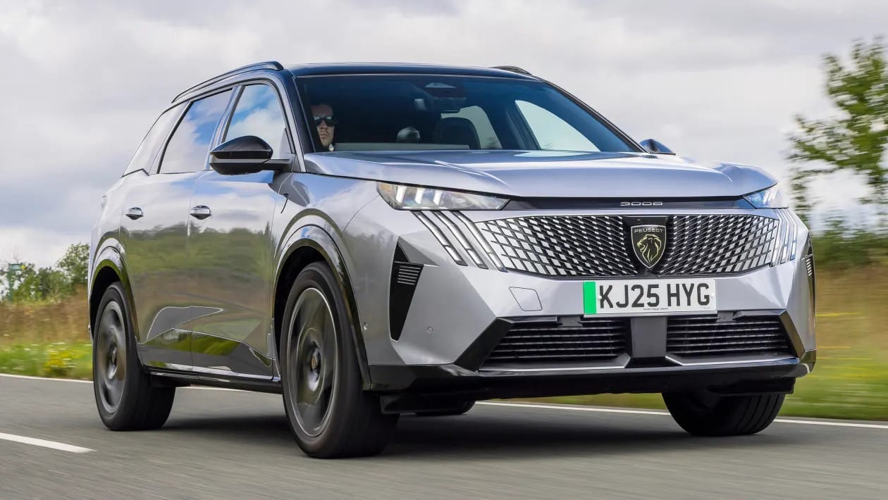 Νέα Peugeot 3008 και 5008 GT Premium: Πολυτέλεια, τετρακίνηση και τεχνολογία αιχμής