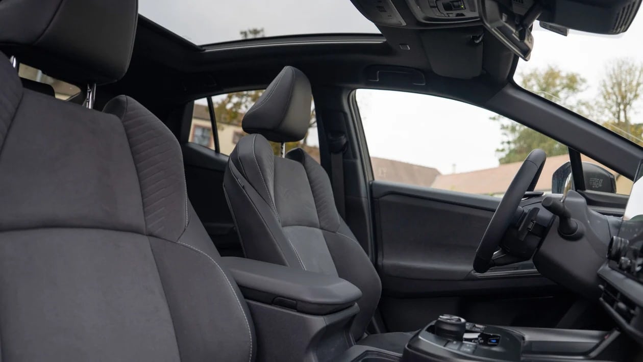 Η Toyota πέρασε στην επόμενη πίστα: Το C-HR+ αλλάζει το παιχνίδι στα ηλεκτρικά SUV!