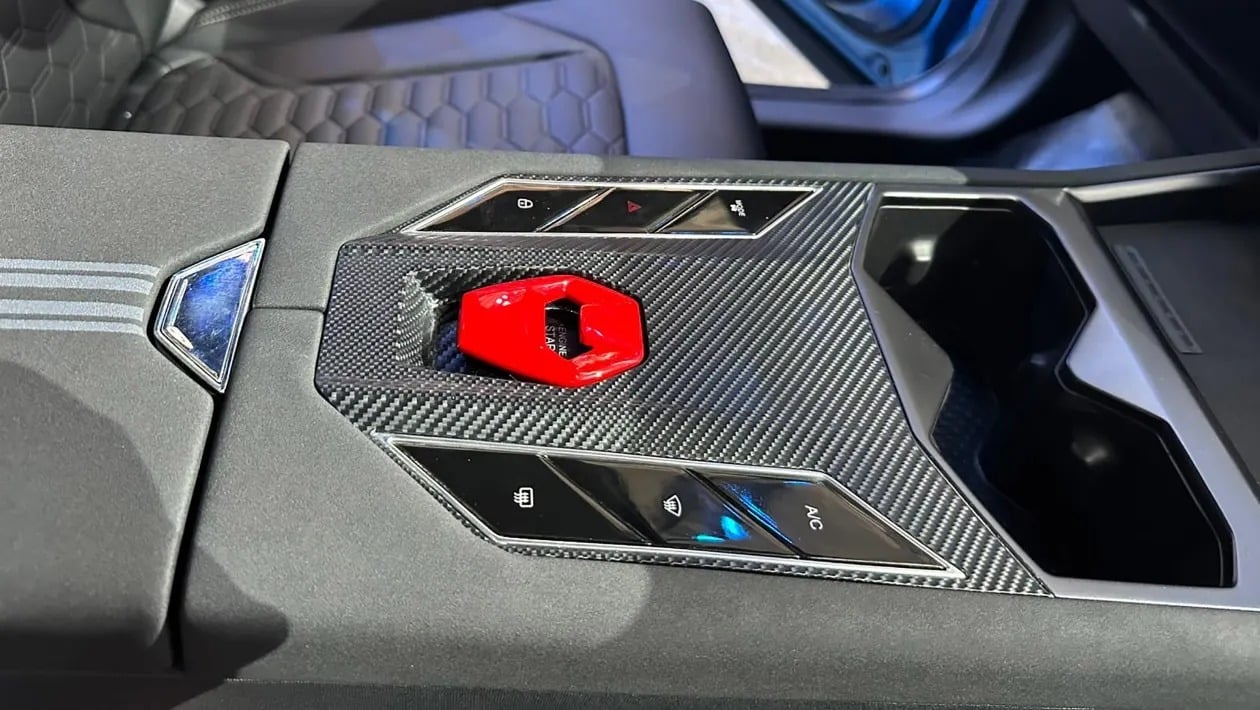 Αποκαλύφθηκε το νέο Omoda 4 και μοιάζει με Lamborghini Urus!