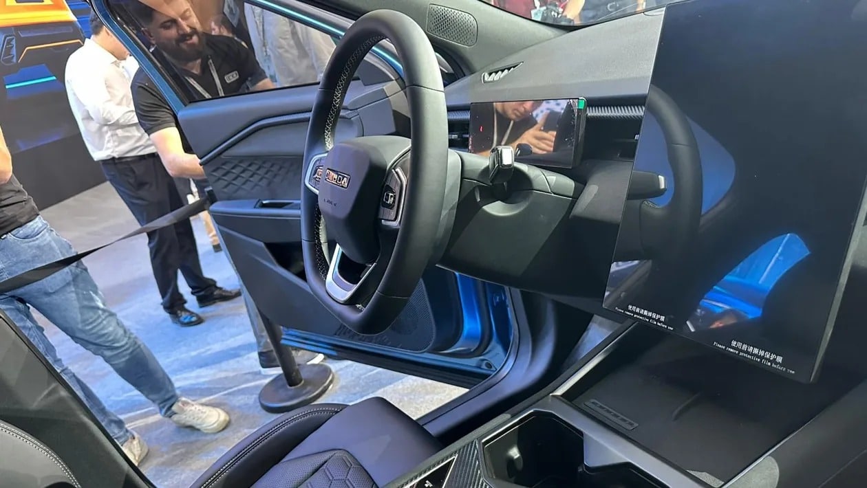 Αποκαλύφθηκε το νέο Omoda 4 και μοιάζει με Lamborghini Urus!
