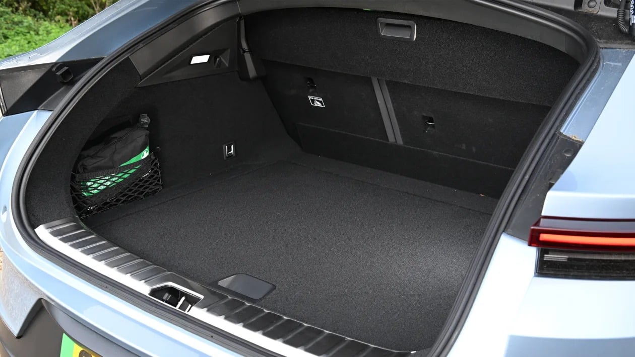 Polestar 4 vs Kia EV6 GT: Ποιο κερδίζει στο ηλεκτρικό ντέρμπι ;