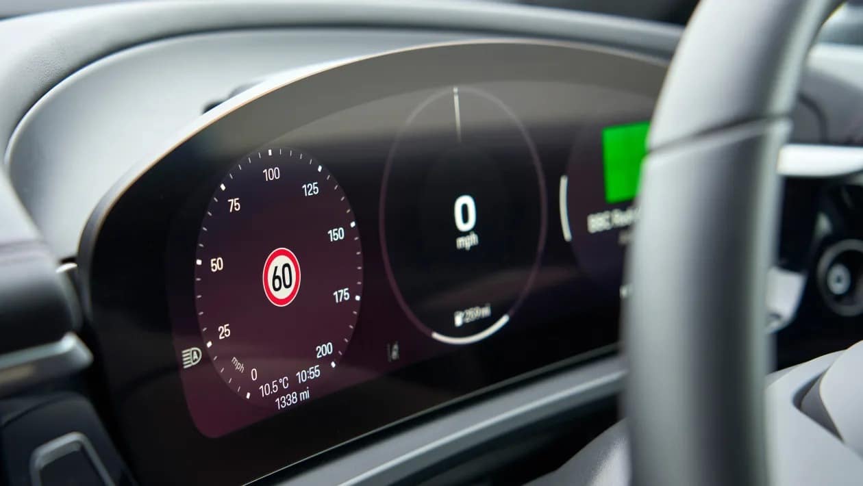 Η Macan Electric αποδεικνύει ότι το πάθος της Porsche δεν χρειάζεται πλέον καύσιμο