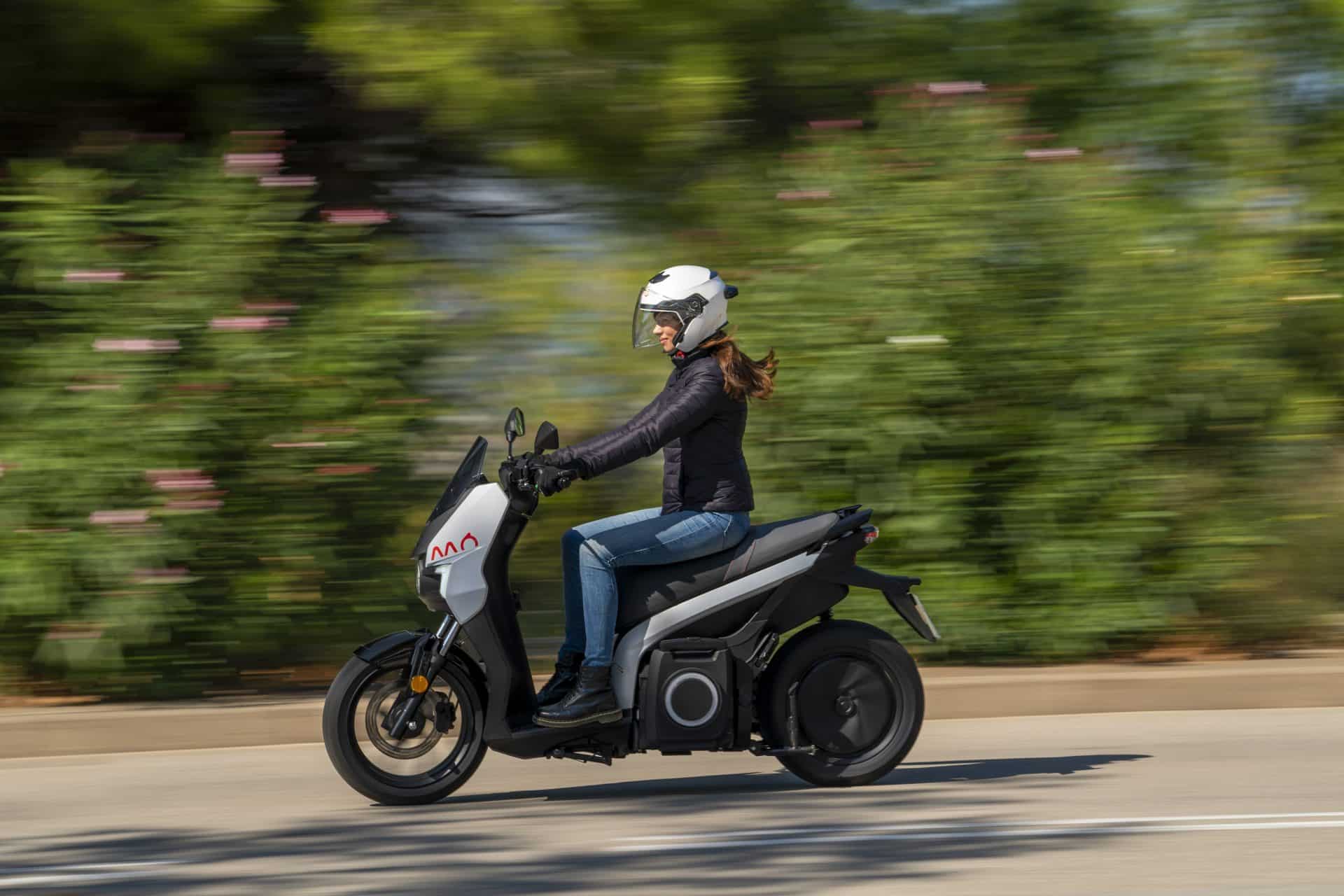 Αποκτήστε το αμιγώς ηλεκτρικό scooter της SEAT με μόλις €2.799