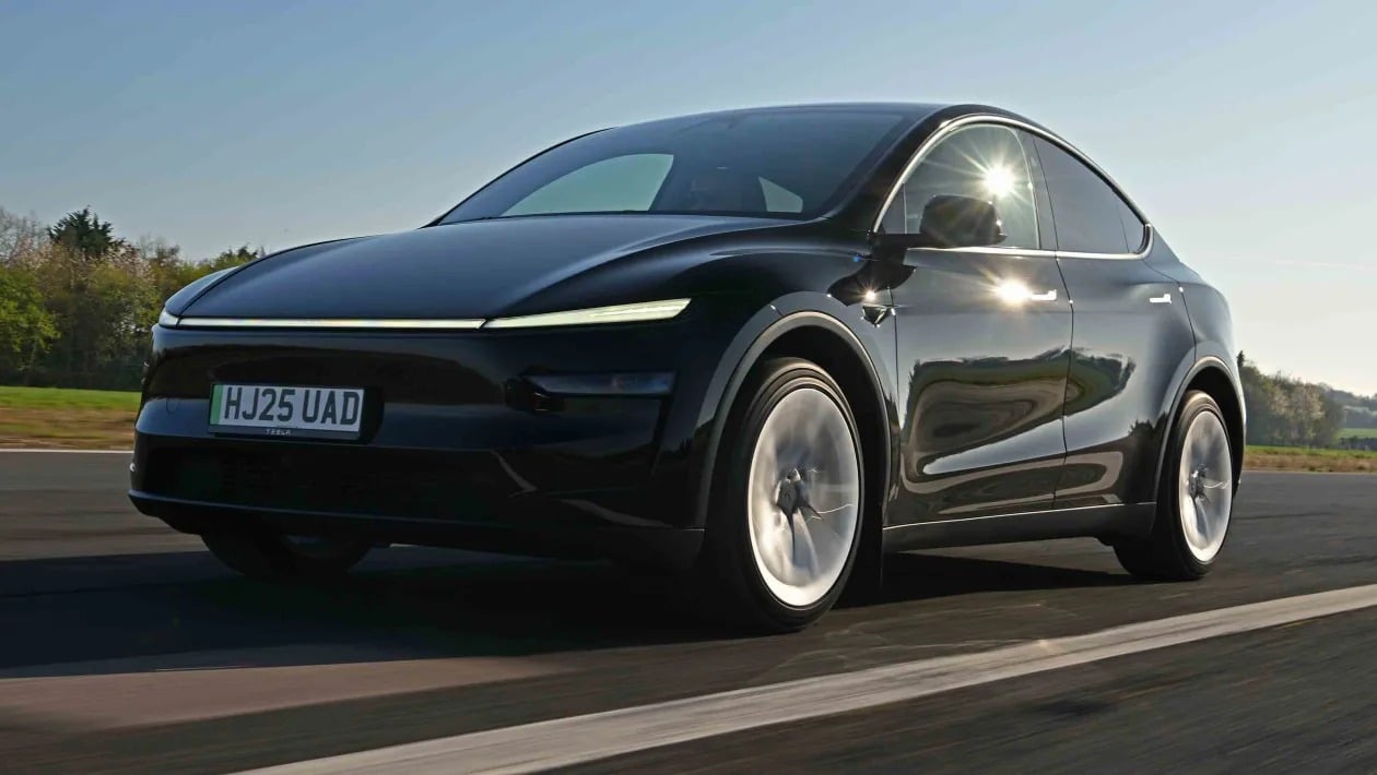 BYD vs Tesla: Ο παλιός βασιλιάς πέθανε, ζήτω ο νέος βασιλιάς