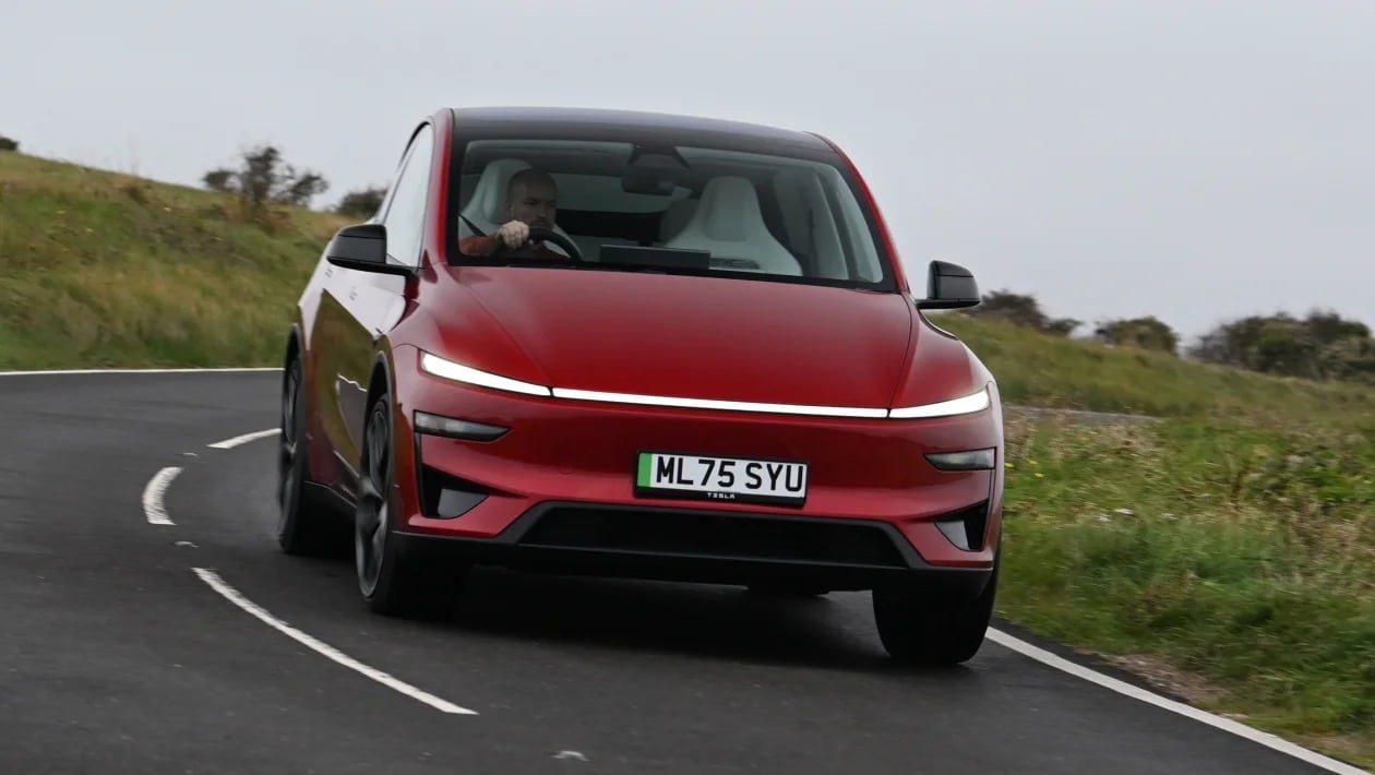 esla Model Y vs MG IM6 : Ποιο ηλεκτρικό SUV κερδίζει;