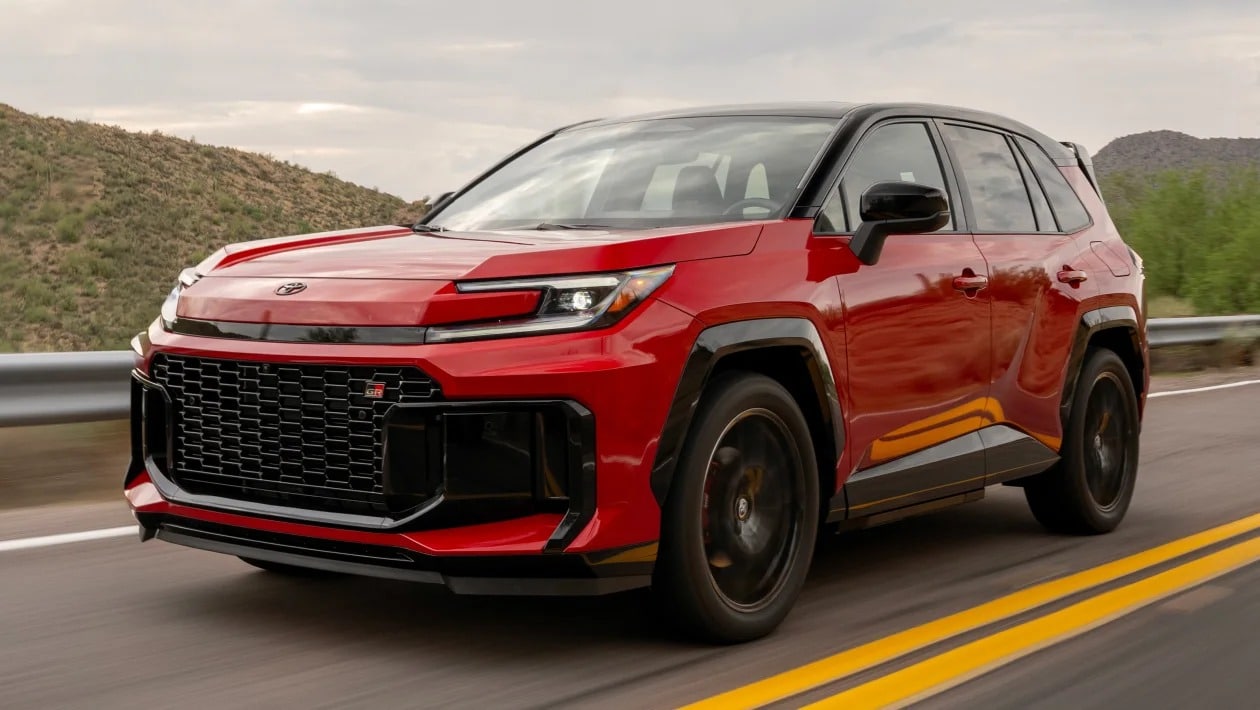 RAV4 GR Sport 2026 - Όταν ο ηλεκτρισμός συναντά την αδρεναλίνη!