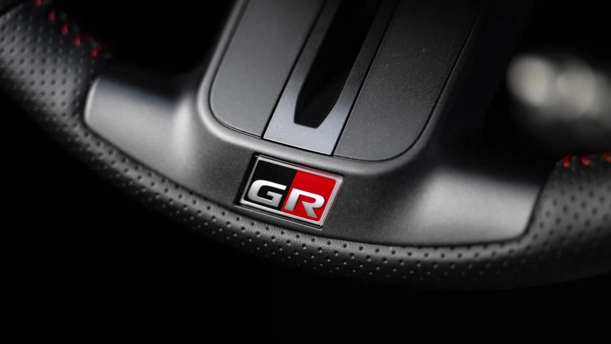 RAV4 GR Sport 2026 - Όταν ο ηλεκτρισμός συναντά την αδρεναλίνη!