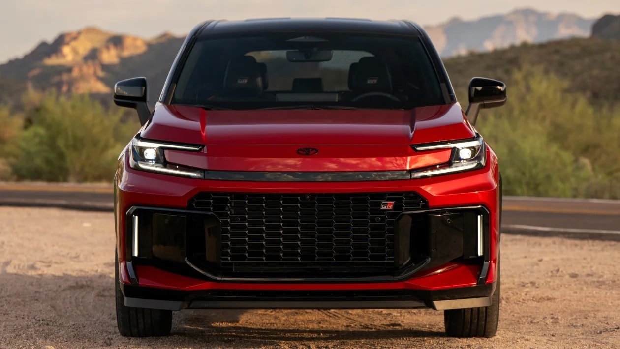 RAV4 GR Sport 2026 - Όταν ο ηλεκτρισμός συναντά την αδρεναλίνη!