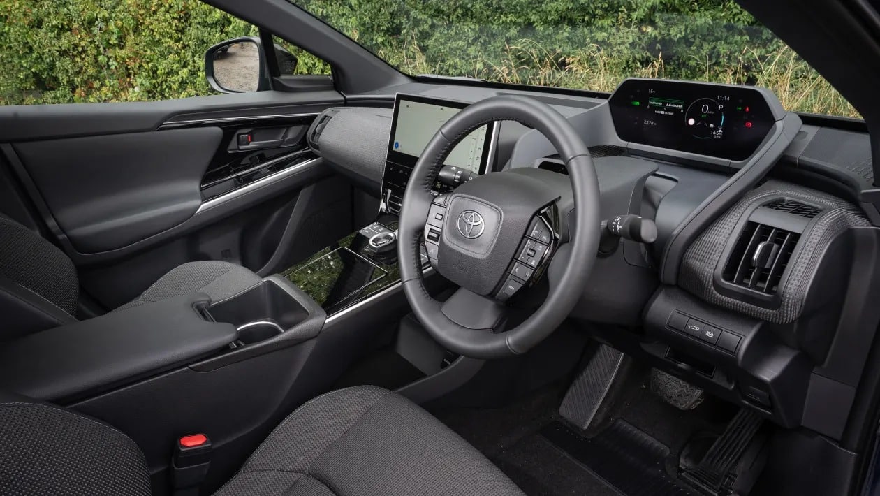 bZ4X: Το SUV της Toyota που συνδυάζει τεχνολογία, άνεση και απόδοση