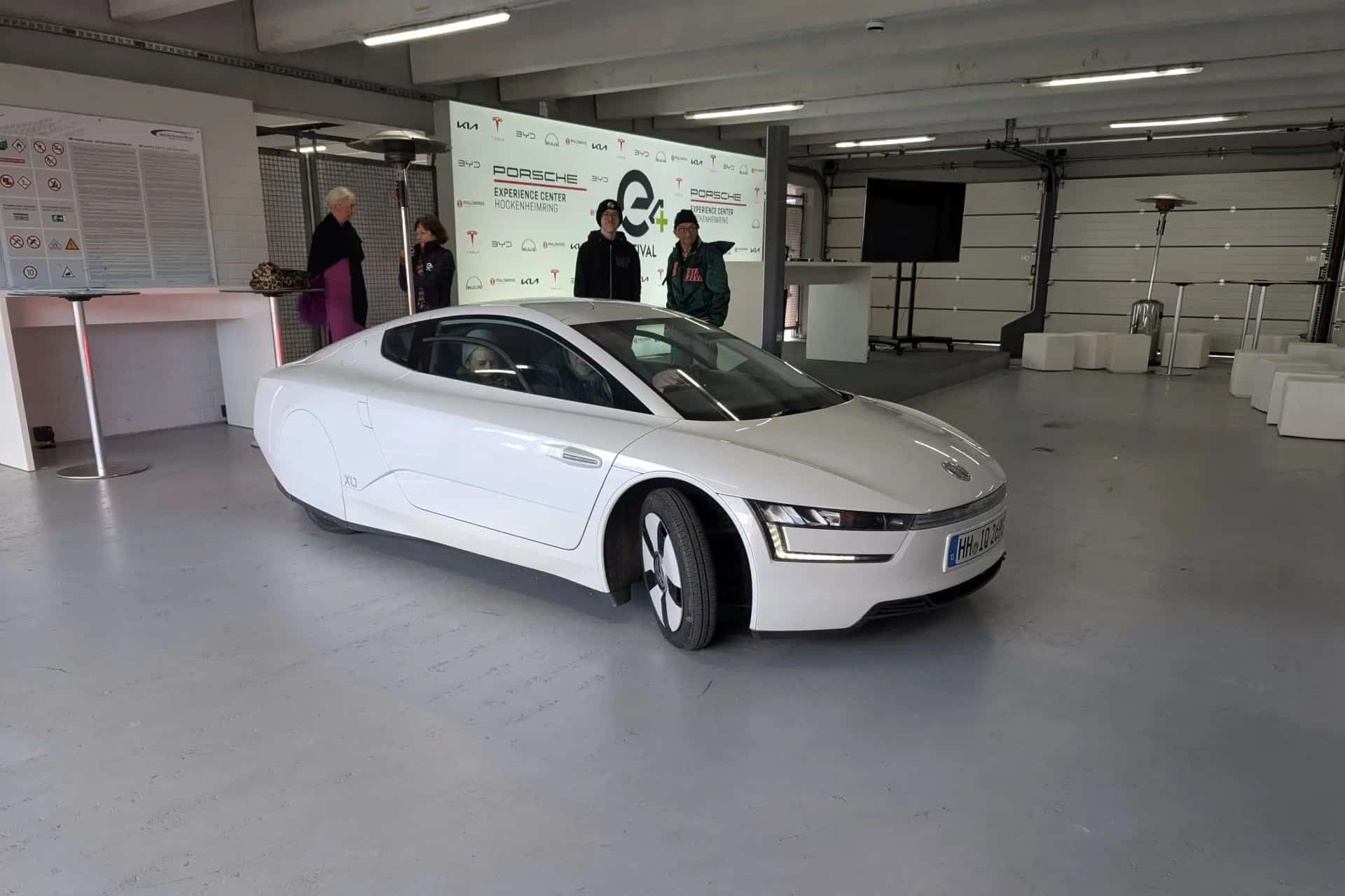 VW XL1: Το αυτοκίνητο του «1 λίτρου» που προηγήθηκε της εποχής του και ίσως επιστρέψει ηλεκτρικό!