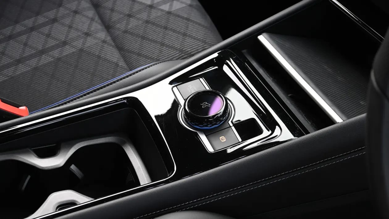 Volkswagen Tayron 2025: Με PHEV τεχνολογία και high-tech εσωτερικό