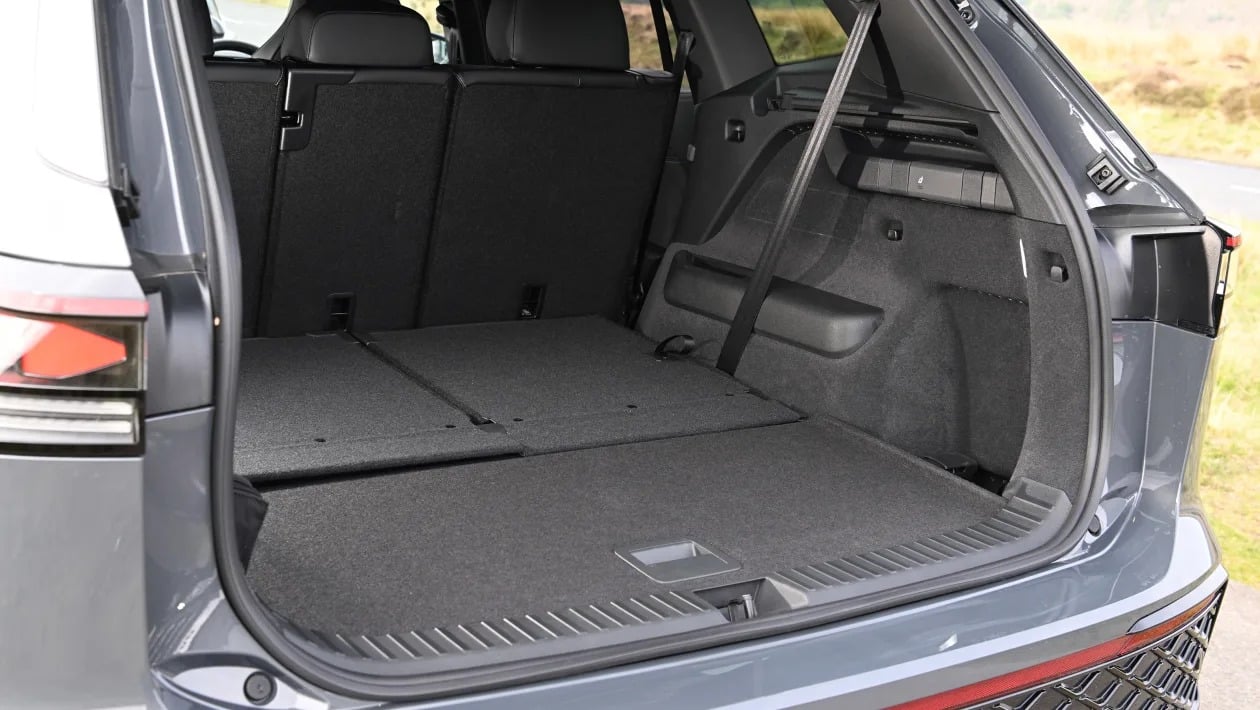 Volkswagen Tayron 2025: Με PHEV τεχνολογία και high-tech εσωτερικό