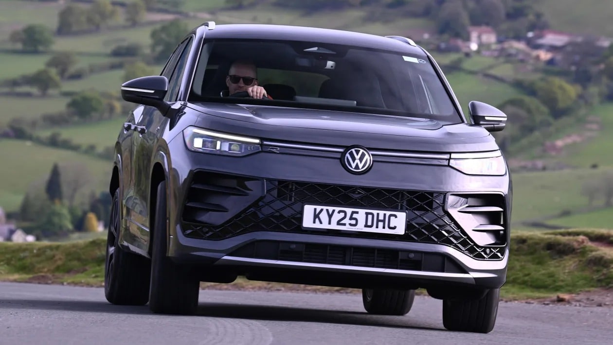 Volkswagen Tayron 2025: Με PHEV τεχνολογία και high-tech εσωτερικό