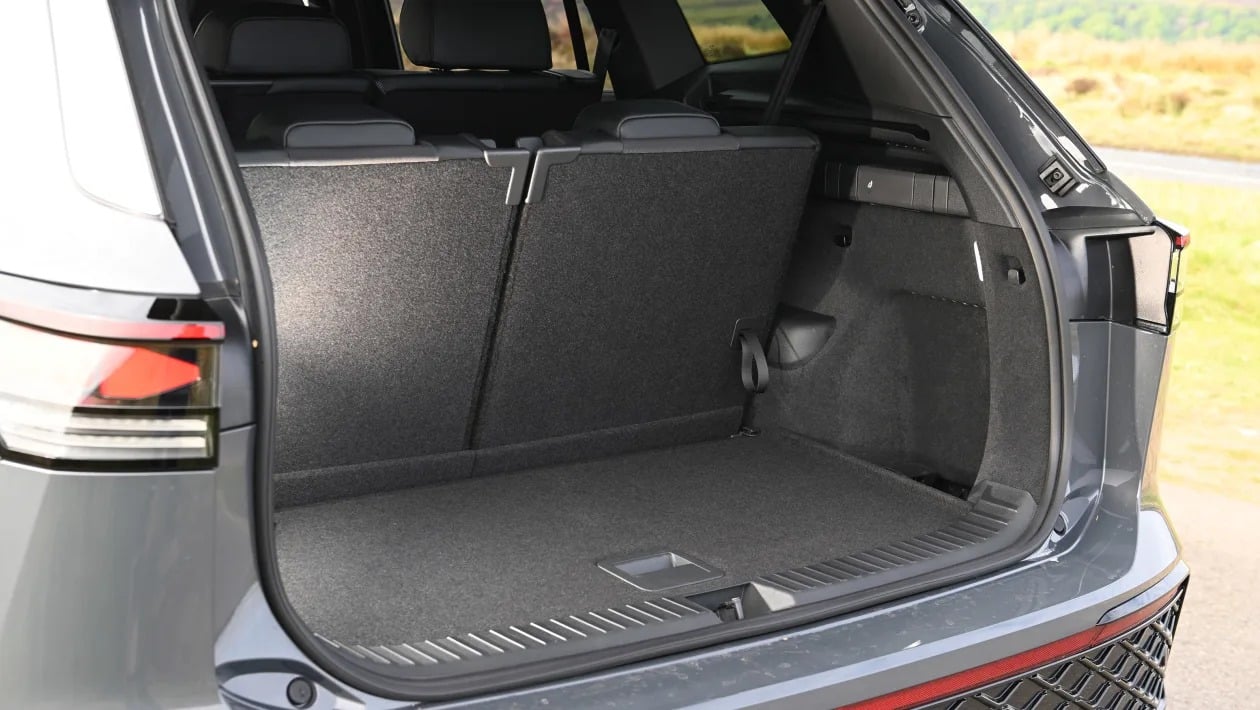 Volkswagen Tayron 2025: Με PHEV τεχνολογία και high-tech εσωτερικό