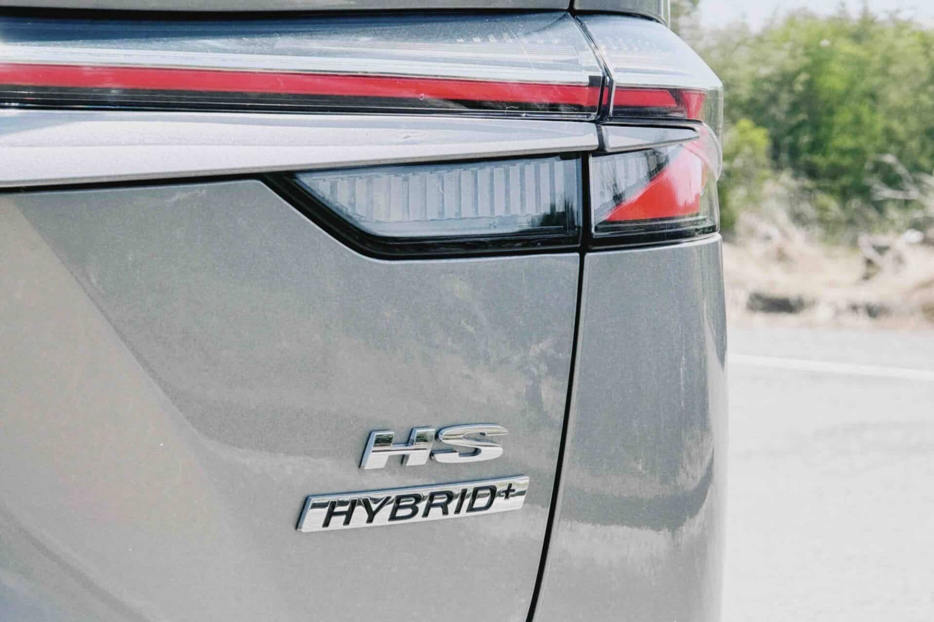 MG HS Hybrid+ 2026: Το SUV που καίει σαν μοτοποδήλατο και οδηγεί σαν Premium!