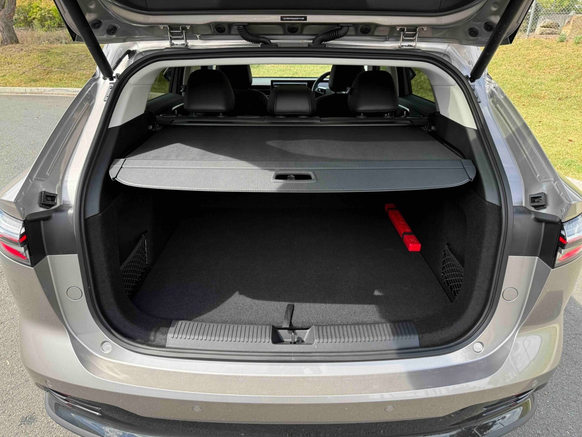 MG HS Hybrid+ 2026: Το SUV που καίει σαν μοτοποδήλατο και οδηγεί σαν Premium!