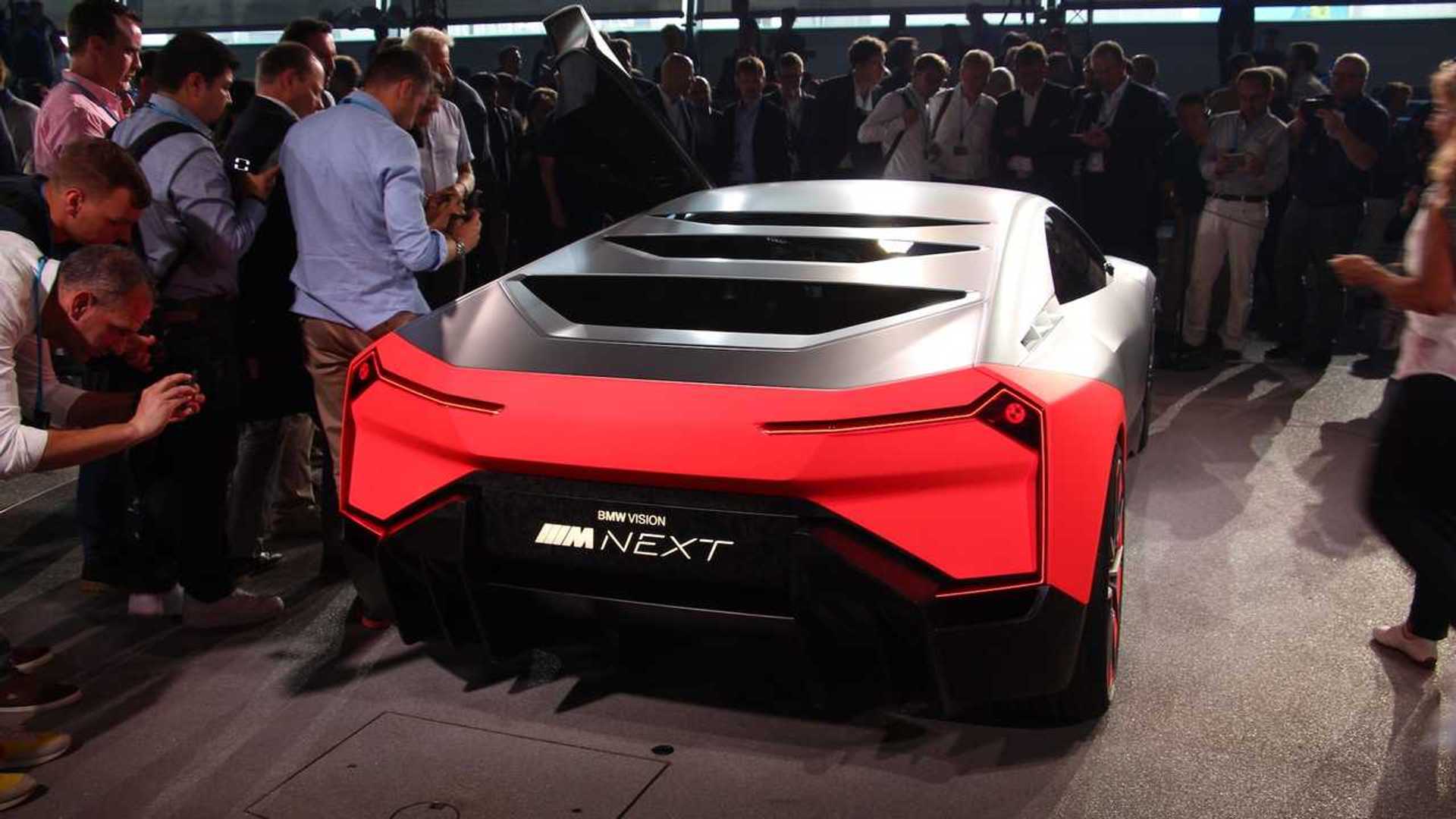 Η BMW φέρνει το πρώτο ηλεκτρικό M που υπόσχεται καθαρή αδρεναλίνη!