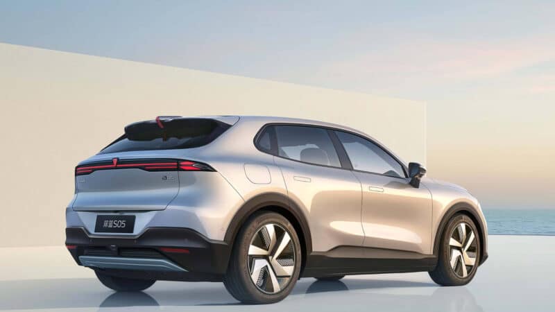 Οδηγώντας το Deepal S05: Ο νέος εφιάλτης για VW ID.4 και Skoda Enyaq!