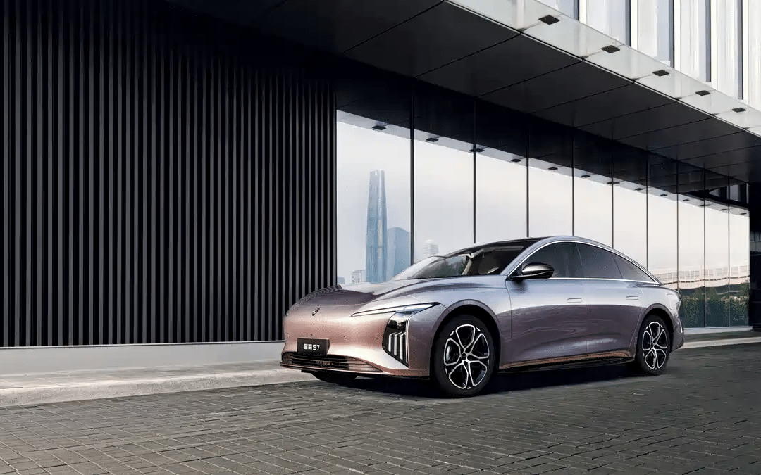 Αυτό το κινεζικό ηλεκτρικό σεντάν, φορτίζει 320 km αυτονομίας σε 14 λεπτά!