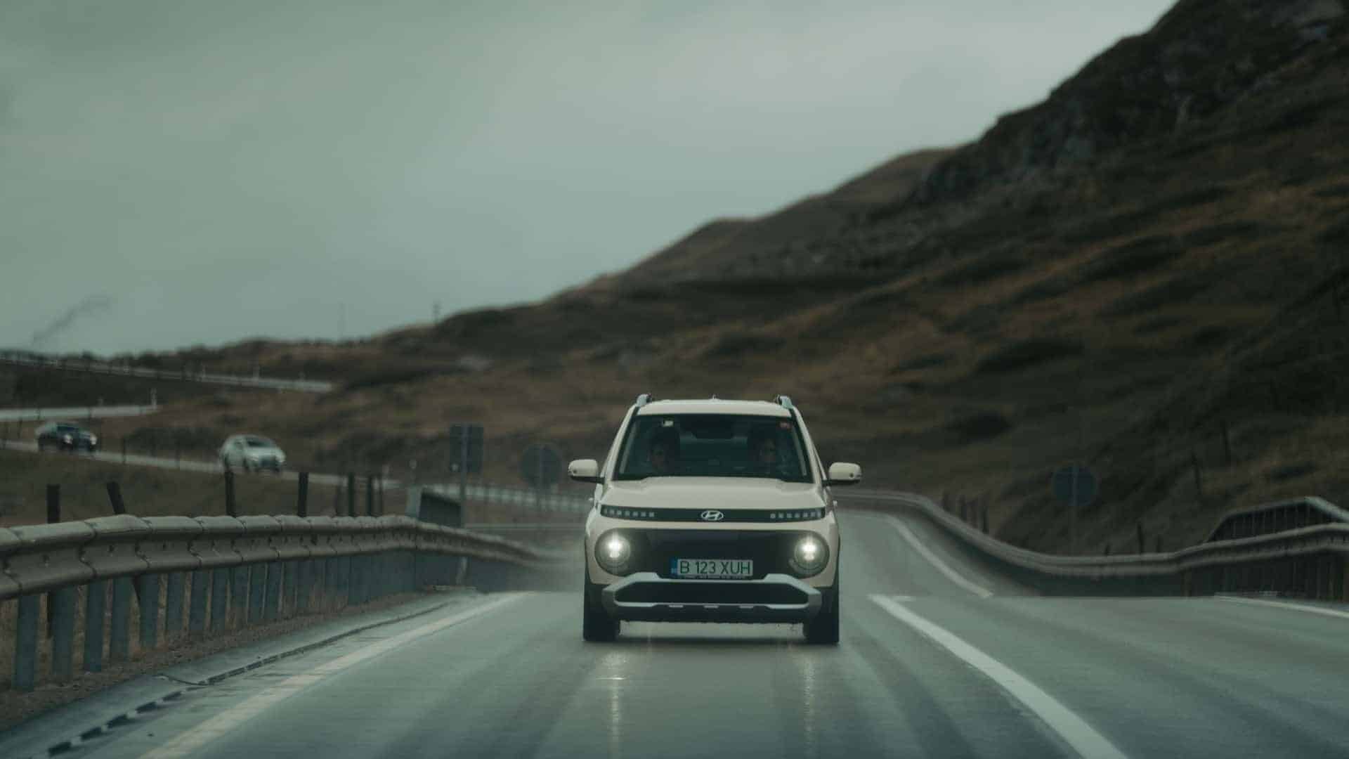 Hyundai Inster: Το μικρό ηλεκτρικό που σε κάνει να χαμογελάς ακόμα και στις... Άλπεις