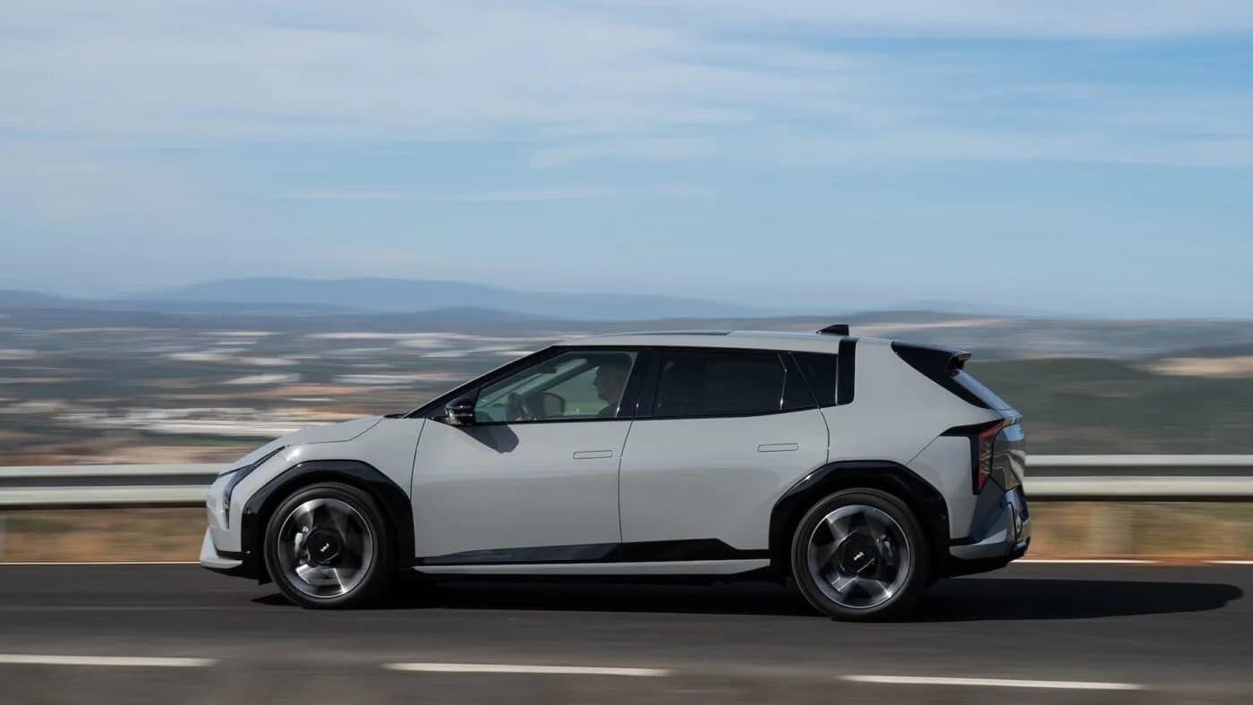 Kia EV4: Το νέο ηλεκτρικό που συνδυάζει άνεση, στυλ και απίστευτη αυτονομία!
