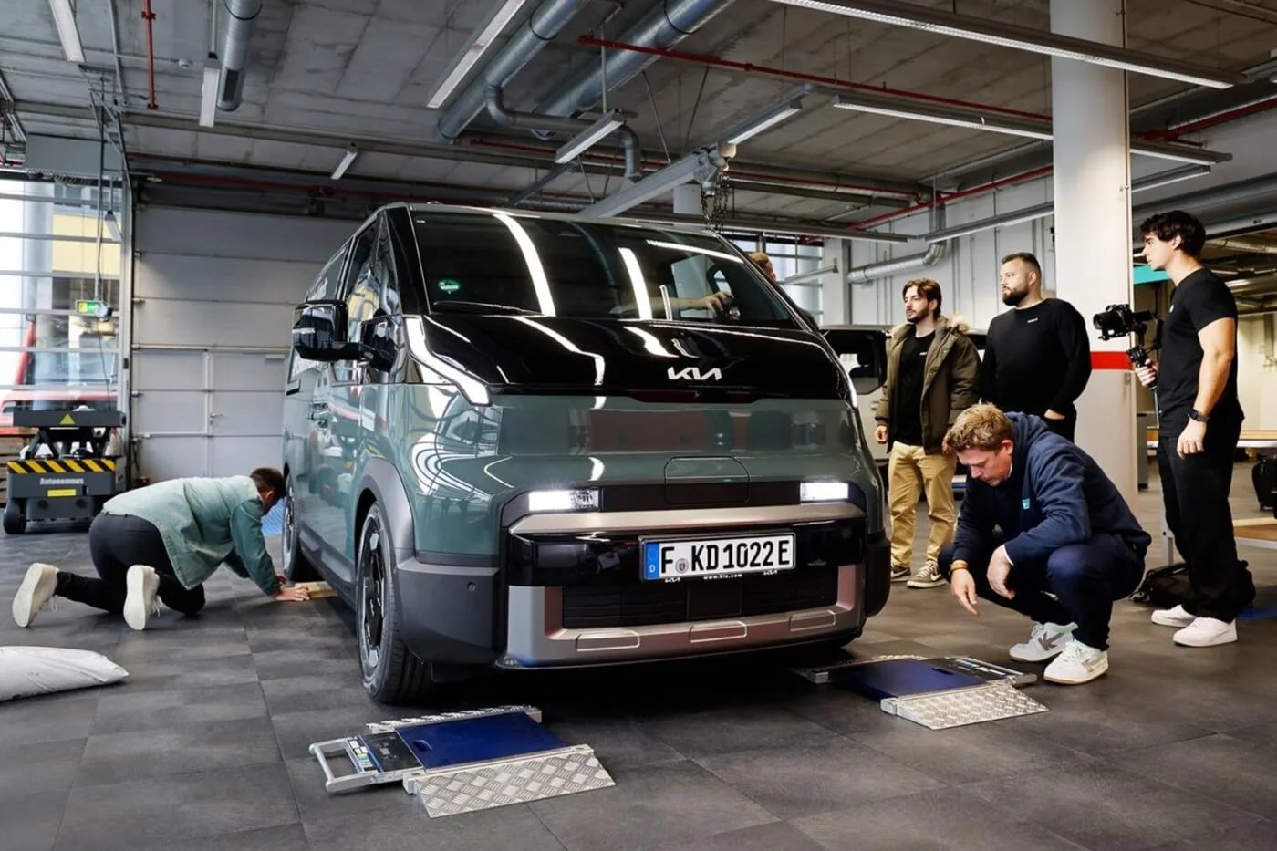 Το Kia PV5 Cargo έκανε παγκόσμιο ρεκόρ Γκίνες με 693 Χλμ. σε μία φόρτιση!