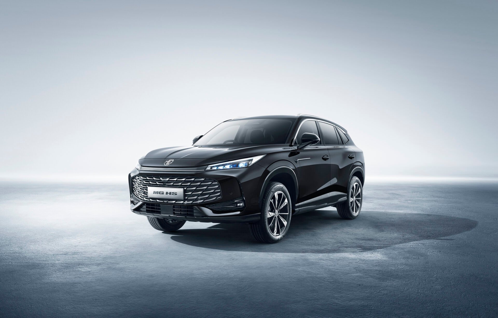 Τα 12 καλύτερα μεσαία υβριδικά SUV του 2025