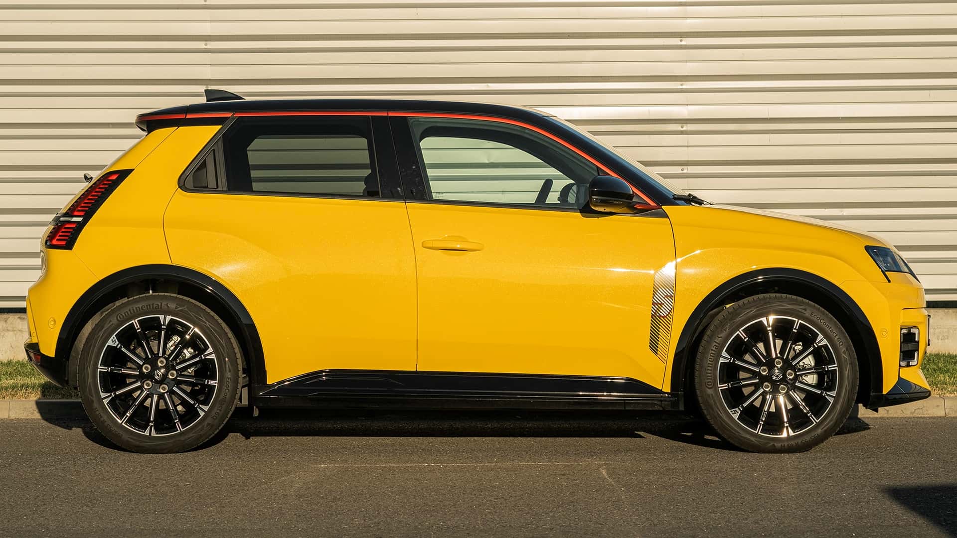 Η Renault σχεδιάζει μια νέα γενιά του R5;