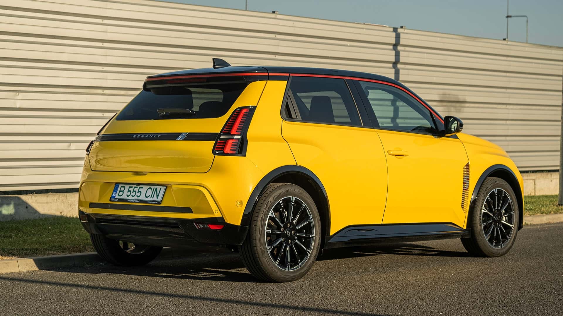 Η Renault σχεδιάζει μια νέα γενιά του R5;