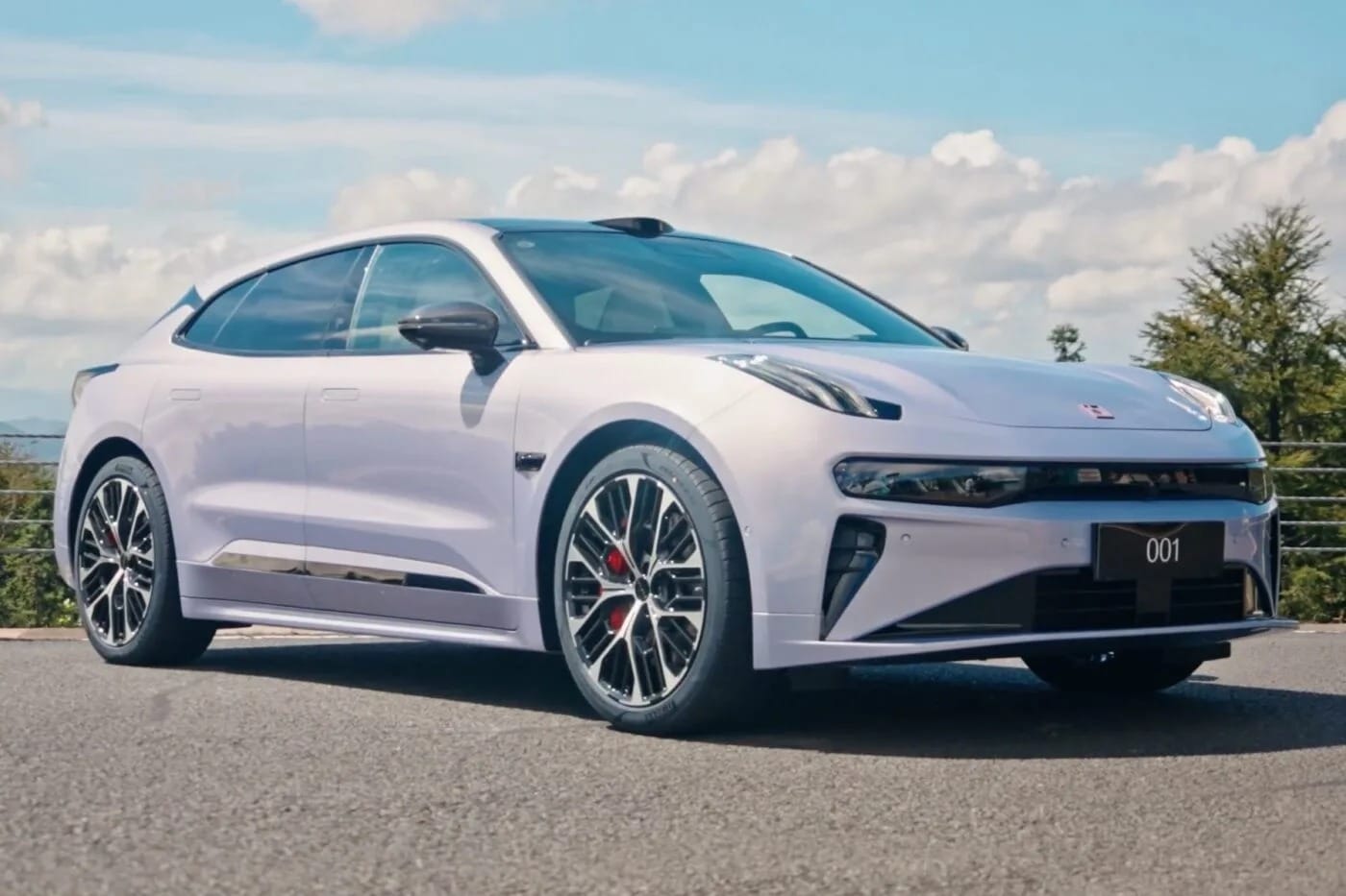 Zeekr 001: Το ανανεωμένο shooting brake της Geely ανεβάζει την τάση στα 900 Volt και «πετάει» στη φόρτιση!