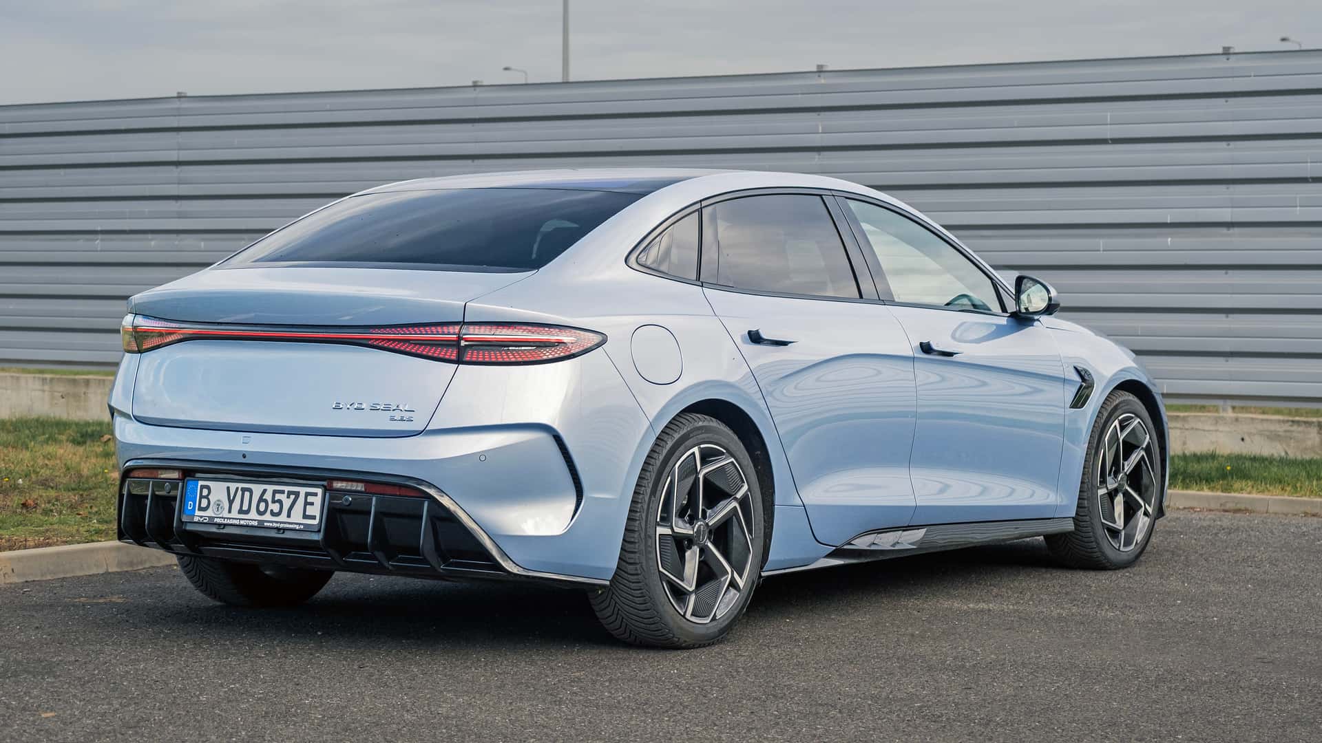 Πώς το BYD Seal κάνει την Ευρώπη να δει αλλιώς τα κινεζικά ηλεκτρικά αυτοκίνητα
