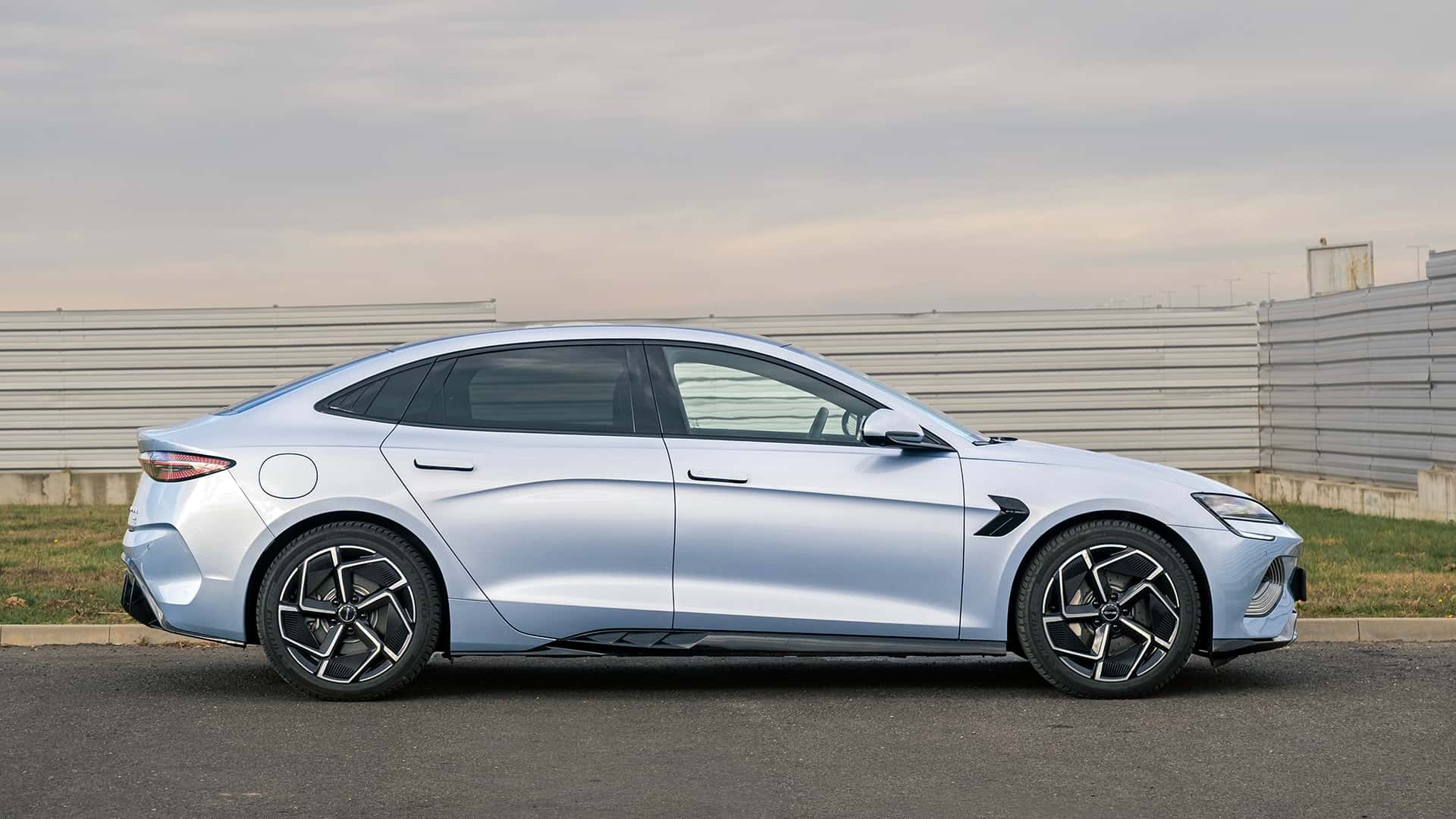 Πώς το BYD Seal κάνει την Ευρώπη να δει αλλιώς τα κινεζικά ηλεκτρικά αυτοκίνητα