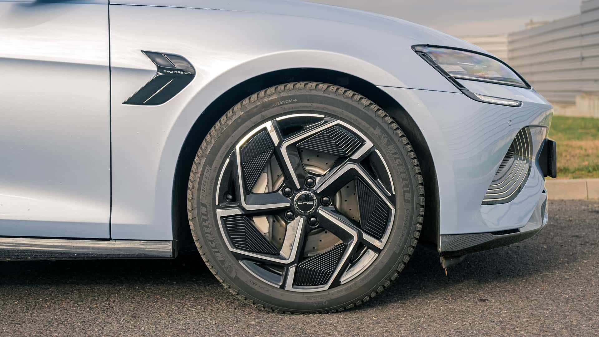 Πώς το BYD Seal κάνει την Ευρώπη να δει αλλιώς τα κινεζικά ηλεκτρικά αυτοκίνητα