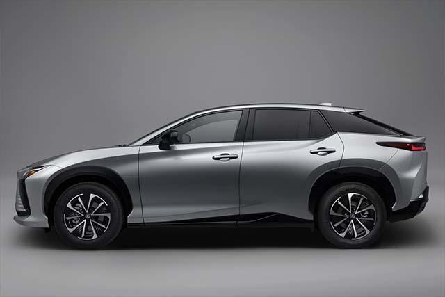 Η Lexus φέρνει επανάσταση στη φόρτιση των ηλεκτρικών της