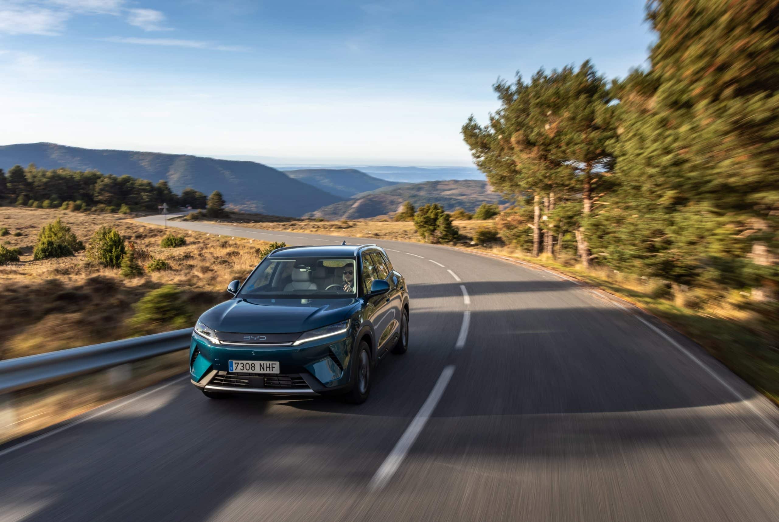 Το Super Hybrid ATTO 2 DM-i, έρχεται να επαναπροσδιορίσει την κατηγορία των compact SUV