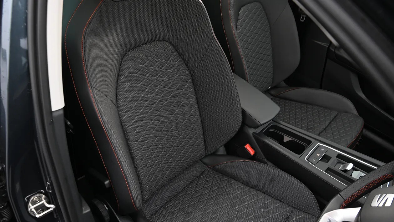 SEAT Leon: Το ισπανικό hatchback που συνδυάζει τεχνολογία, επιδόσεις και προσιτή τιμή!