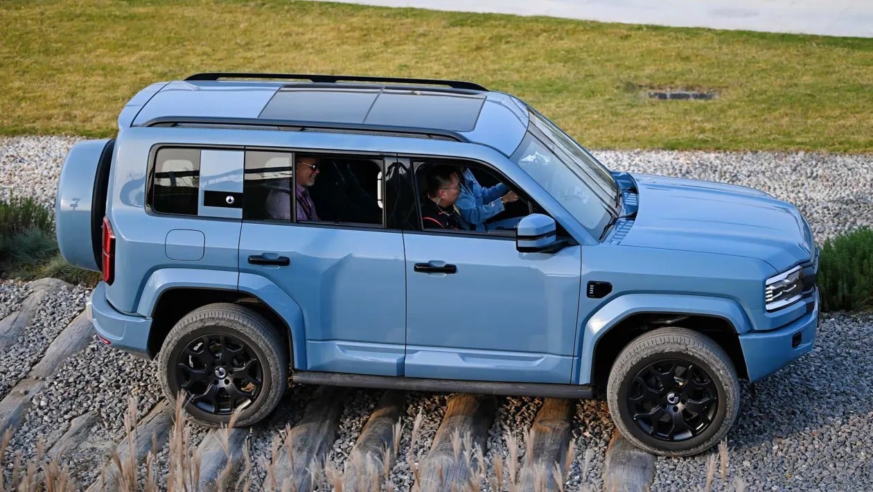 Denza B5 2025: Έρχεται Ευρώπη η απάντηση της Κίνας στο Land Rover Defender