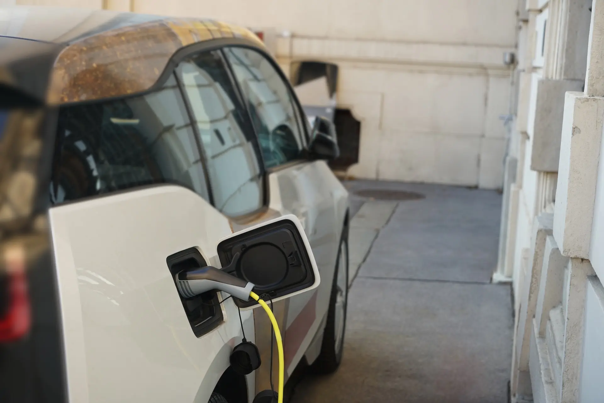 Τέλος στις ταλαιπωρίες με τη φόρτιση: Η Ευρώπη επιβάλλει μια πρωτοποριακή τεχνολογία έως το 2027