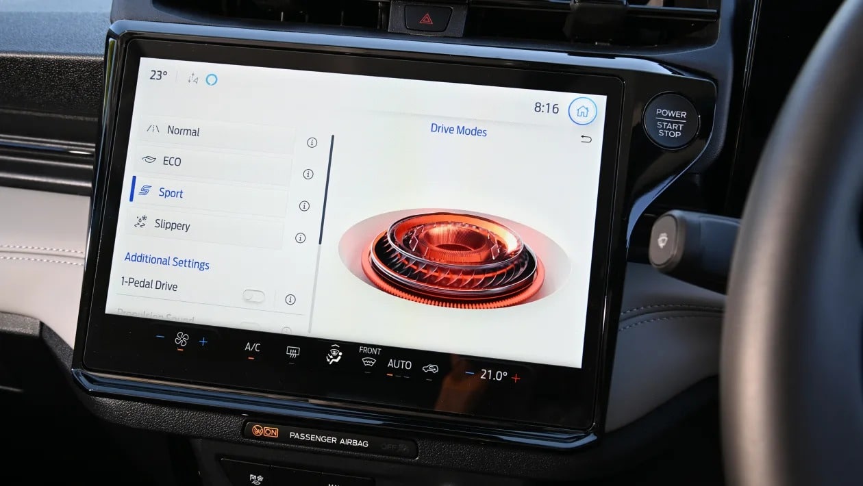 Suzuki e Vitara vs Ford Puma Gen-E: Η μεγάλη κόντρα των μικρών ηλεκτρικών SUV