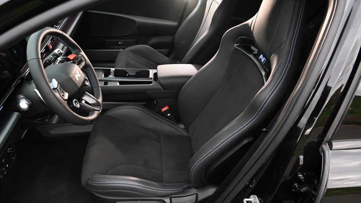 Οδήγηση στο κόκκινο! - Το Hyundai Ioniq 6N δείχνει τι σημαίνει ηλεκτρικό performance